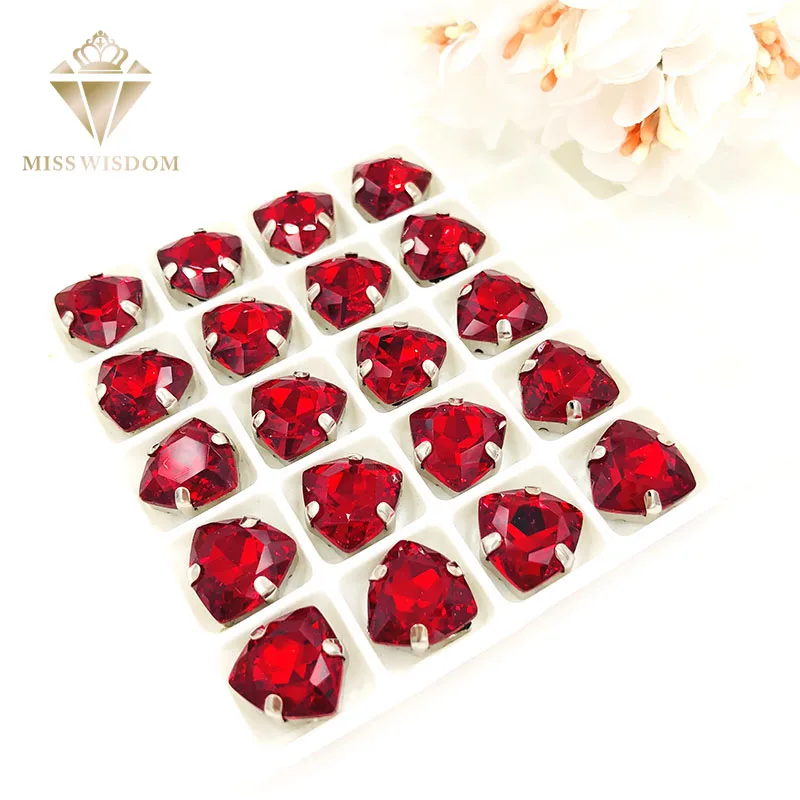 Free shipping 12mm Fat Triangle Red High quality Glass Crystal sew on rhinestones sliver base flatback with hole diy accessories
Free shipping 12mm Fat Triangle Red High quality Glass Crystal sew on rhinestones sliver base flatback with hole diy accessories