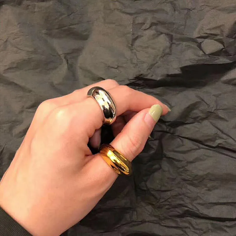 Cold and temperament Korean version of the shaped solid ring female wide-faced glossy ring
Cold and temperament Korean version of the shaped solid ring female wide-faced glossy ring