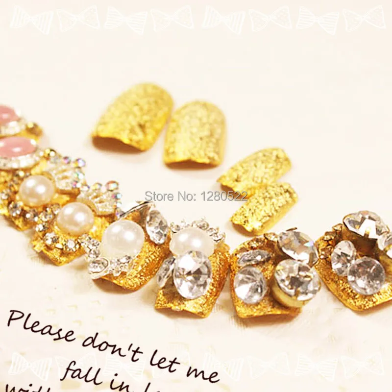 24pcs/set Elegant Women Artificial Gold Fake Nails Wedding Pearl Diamond Finger False Nail Tips Party Decoration
24pcs/set Elegant Women Artificial Gold Fake Nails Wedding Pearl Diamond Finger False Nail Tips Party Decoration
