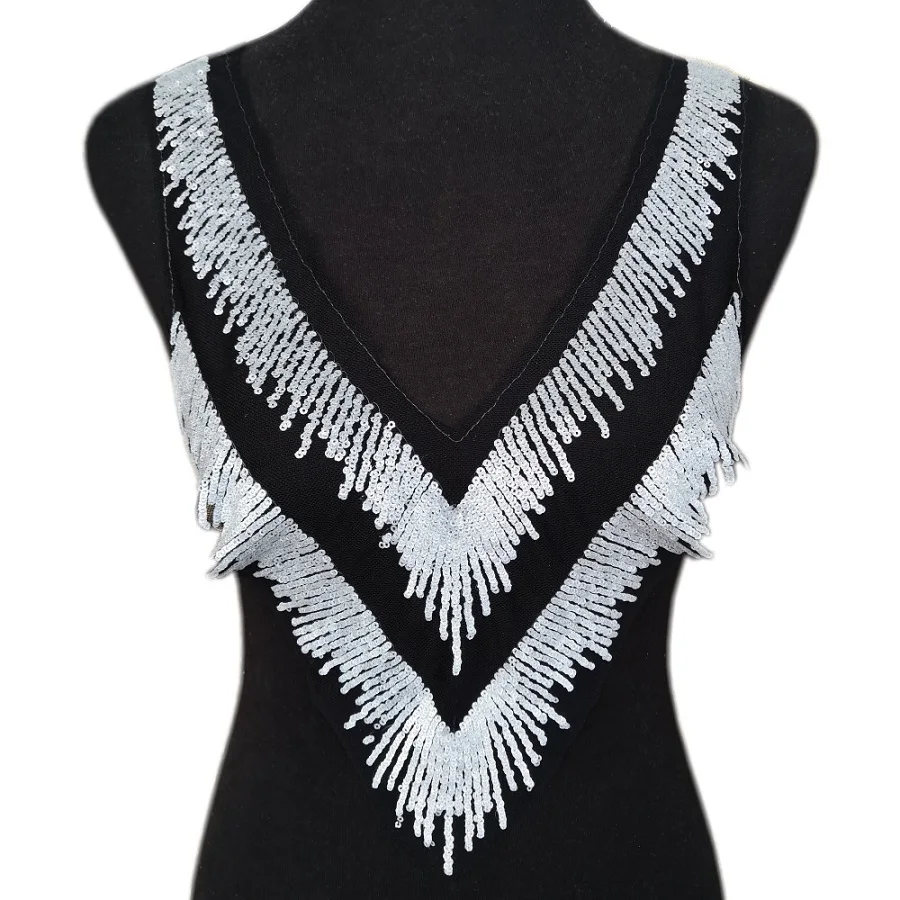 V Neck Neckline 28x44cm Silver Decorative Sequins Patches Sewing for Diy Clothes Women Dress Appliques Wedding Dress Trimmings
V Neck Neckline 28x44cm Silver Decorative Sequins Patches Sewing for Diy Clothes Women Dress Appliques Wedding Dress Trimmings