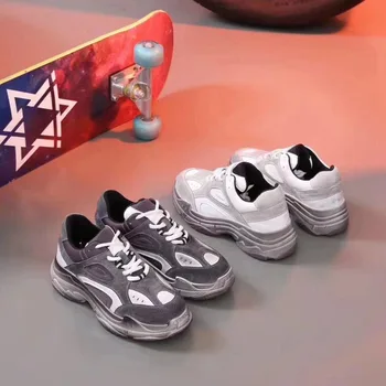 2018 leather women's shoes winter plus velvet wild sneakers trend retro dirty old shoes Korean retro.
2018 leather women's shoes winter plus velvet wild sneakers trend retro dirty old shoes Korean retro.