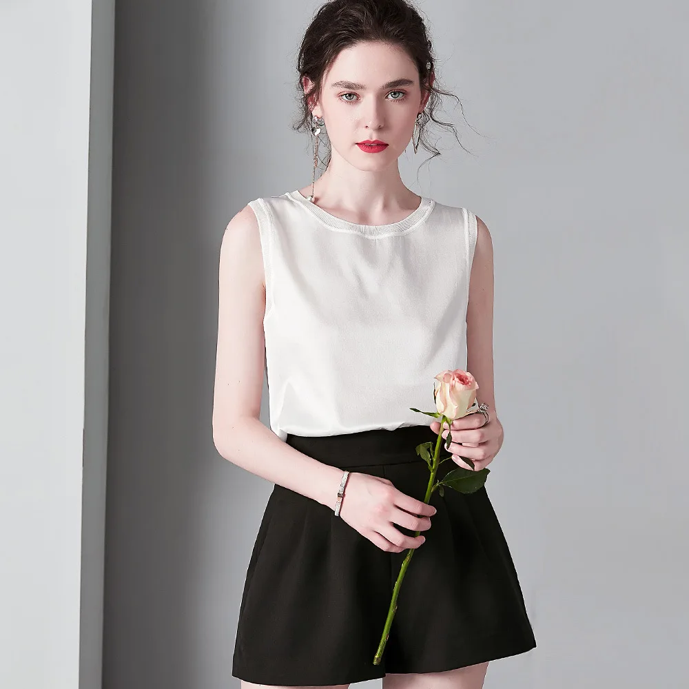 Solid Silk Vest Summer Sleeveless Black Top Sexy Cami White Shirt Pink Tee Womens Clothing Women Tank Top Champagne Pullover ins
Solid Silk Vest Summer Sleeveless Black Top Sexy Cami White Shirt Pink Tee Womens Clothing Women Tank Top Champagne Pullover ins