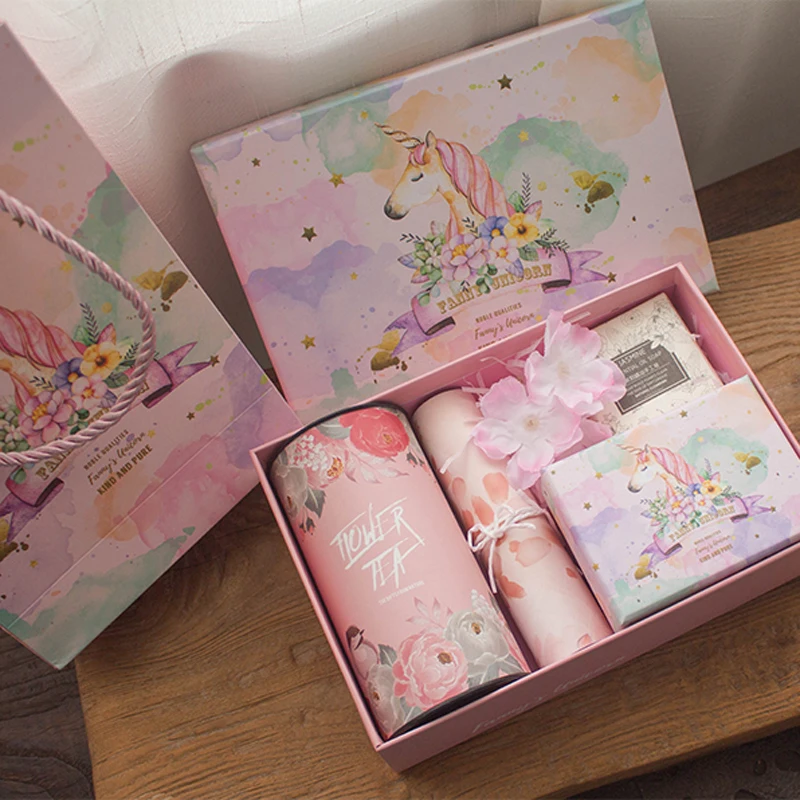 Unicorn Hand-Painted Fresh Gift Box Hand Bag Gift Bag Candy Food Bags Wedding Gift Packag Christmas Party Decor Supplies
Unicorn Hand-Painted Fresh Gift Box Hand Bag Gift Bag Candy Food Bags Wedding Gift Packag Christmas Party Decor Supplies