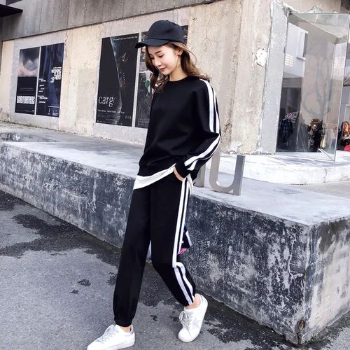 Pullover Tracksuit For Women Elastic Waist Solid Two Piece Set Plus Size Loose Slim Hoodies Pants Casual Patchwork Pants Suit
Pullover Tracksuit For Women Elastic Waist Solid Two Piece Set Plus Size Loose Slim Hoodies Pants Casual Patchwork Pants Suit