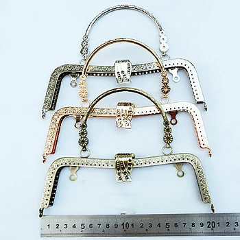 20.5cm golden silver vintage bronze color women metal purse frame bag clasp accessories month golden 2pcs/lot
20.5cm golden silver vintage bronze color women metal purse frame bag clasp accessories month golden 2pcs/lot