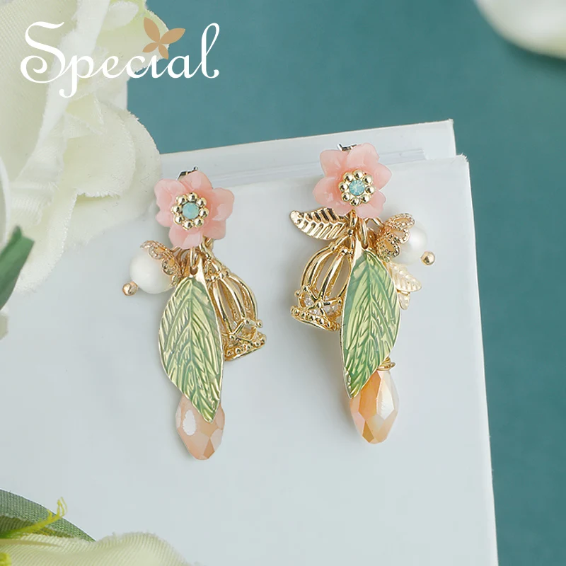 Special New Fashion Natural Pearls Drop Earrings Romantic Leaves Ear Pins Trendy Style Earrings Jewelry Gifts for Women S2712E
Special New Fashion Natural Pearls Drop Earrings Romantic Leaves Ear Pins Trendy Style Earrings Jewelry Gifts for Women S2712E