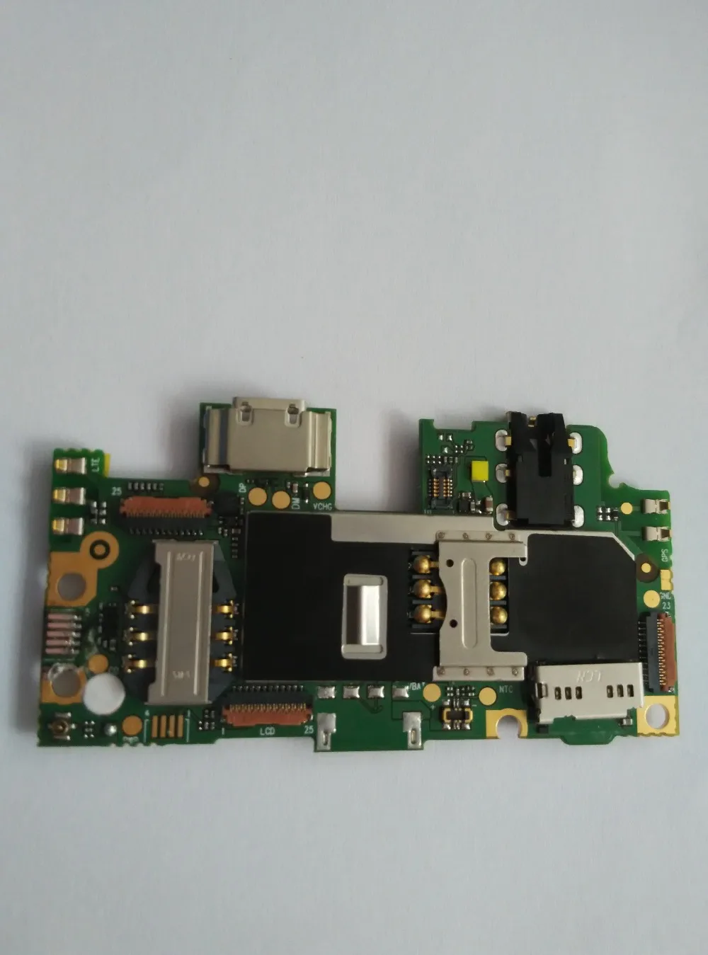 Used+ mainboard 2G RAM+16G ROM Motherboard for Bluboo X550 MT6735 Quad Core 5.5" HD 1280x720 Free shipping+tracking 
Used+ mainboard 2G RAM+16G ROM Motherboard for Bluboo X550 MT6735 Quad Core 5.5" HD 1280x720 Free shipping+tracking