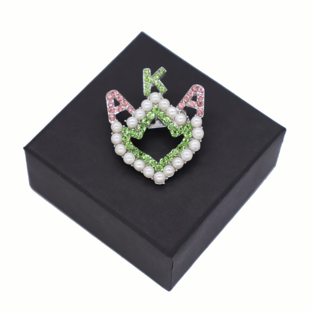Double Nose New Popular Pink Green Crystal White Pearl Greek Letter AKA Brooch Heart Sorority Women Decor Gift Jewelry
Double Nose New Popular Pink Green Crystal White Pearl Greek Letter AKA Brooch Heart Sorority Women Decor Gift Jewelry