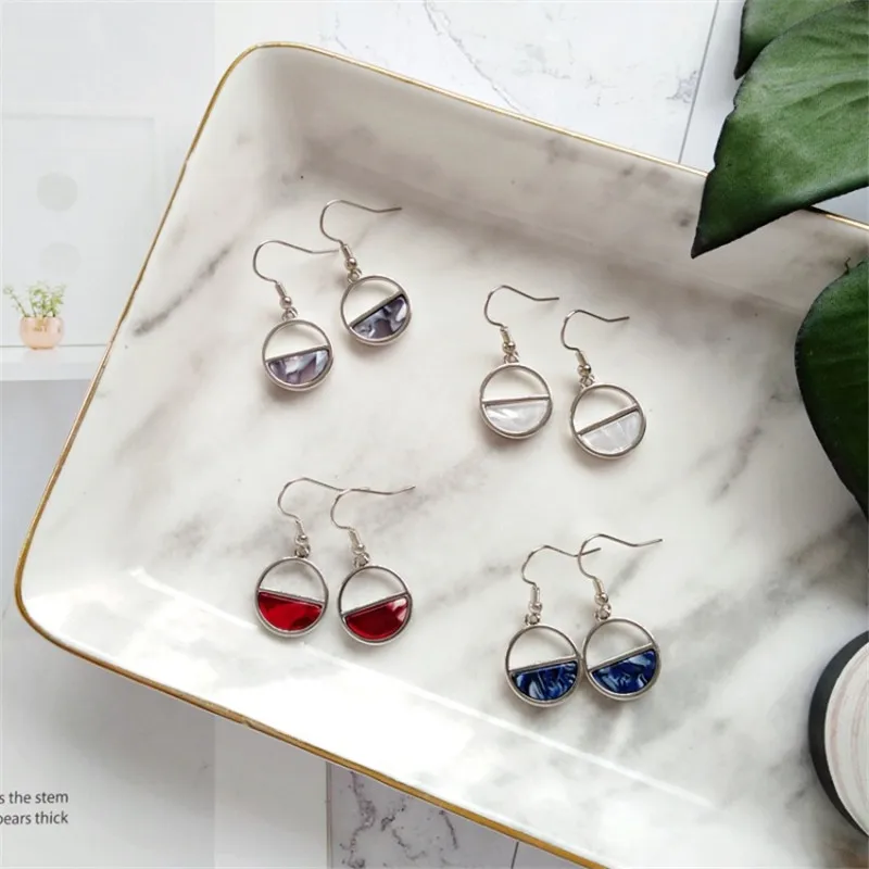 Korean Temperament Creative Hollow Semicircle White Red Blue Earrings Ms. Elegant Earrings Girl Best Gift Jewelry
Korean Temperament Creative Hollow Semicircle White Red Blue Earrings Ms. Elegant Earrings Girl Best Gift Jewelry