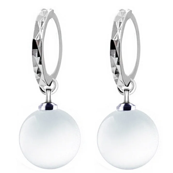 quality shine natural moon light cat eye stone float drop ball round earrings fashion Jewelry free shipping charms women party
quality shine natural moon light cat eye stone float drop ball round earrings fashion Jewelry free shipping charms women party
