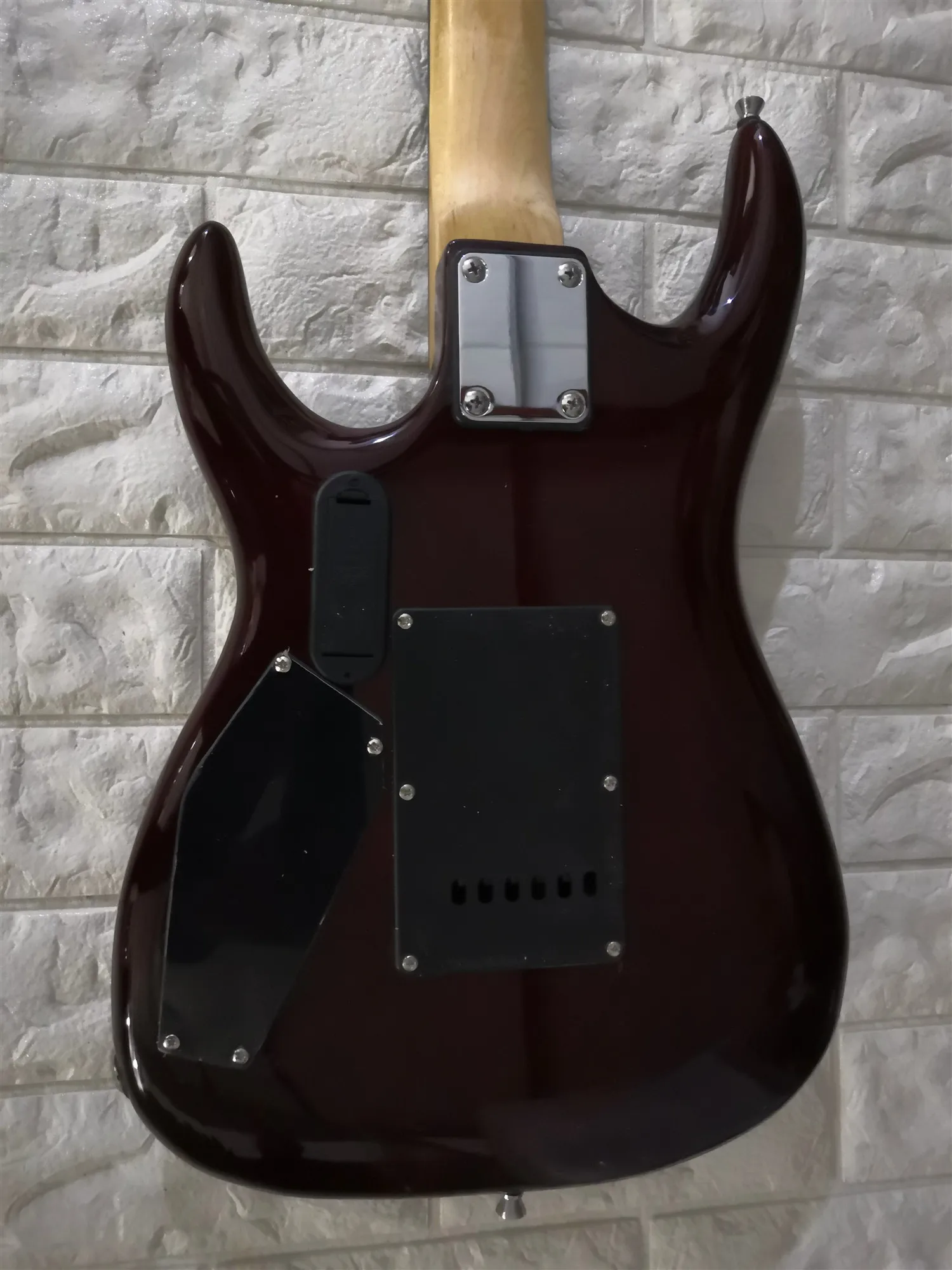 Custom cherry red Высококачественная электрическая гитара banez Rosewood fretboard HH