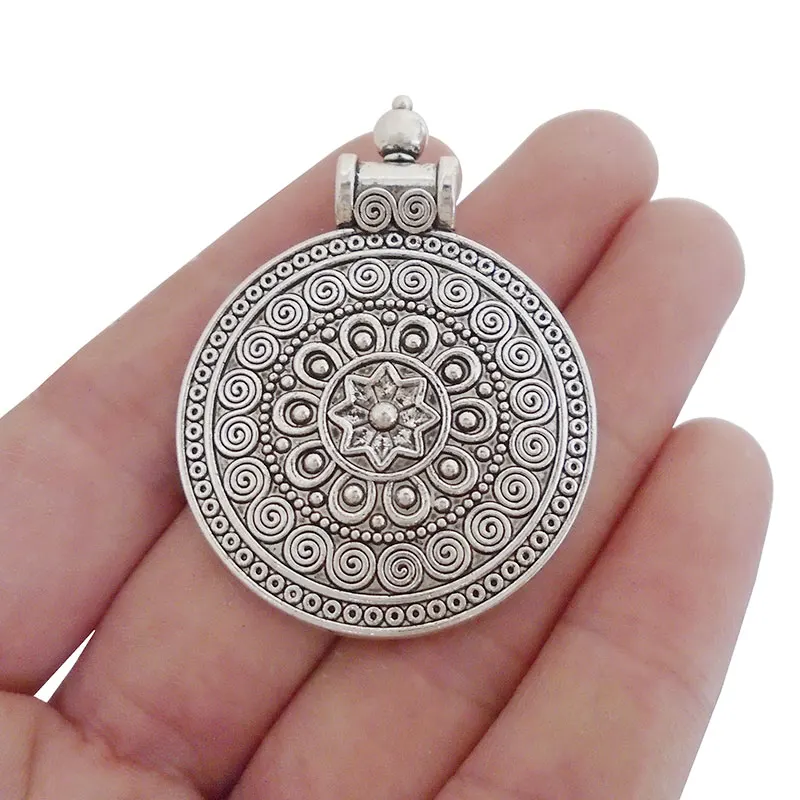 3 x Antique Silver Tone Bohemia Round Spiral Flower Charms Pendants for Necklaces Jewelry Making Findings 50x36mm
3 x Antique Silver Tone Bohemia Round Spiral Flower Charms Pendants for Necklaces Jewelry Making Findings 50x36mm