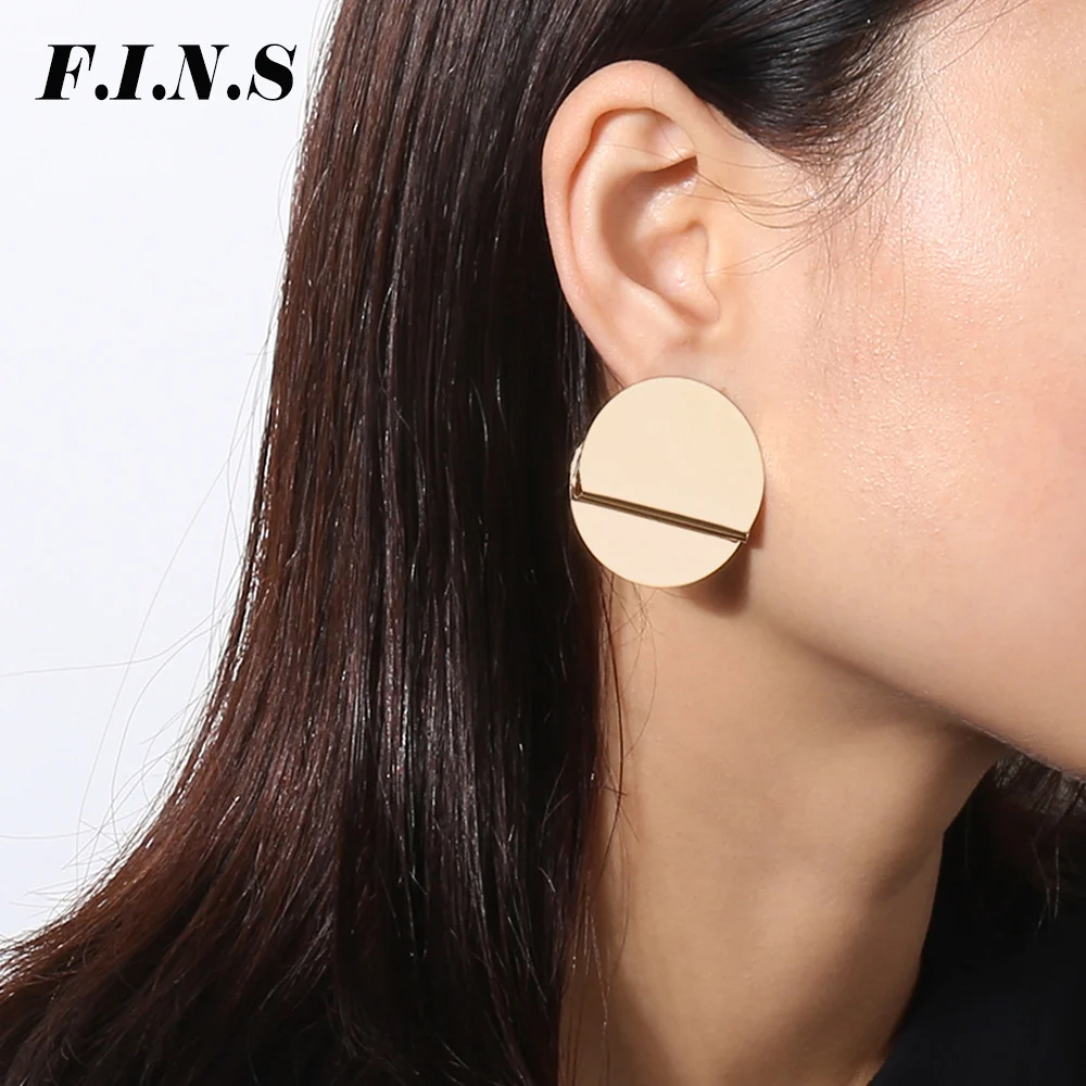 F.I.N.S Korean Earrings Gold Silver Color Stud Earrings Personalized Woman Earring Decoration Big Ear Piercing Costume Jewelery
F.I.N.S Korean Earrings Gold Silver Color Stud Earrings Personalized Woman Earring Decoration Big Ear Piercing Costume Jewelery