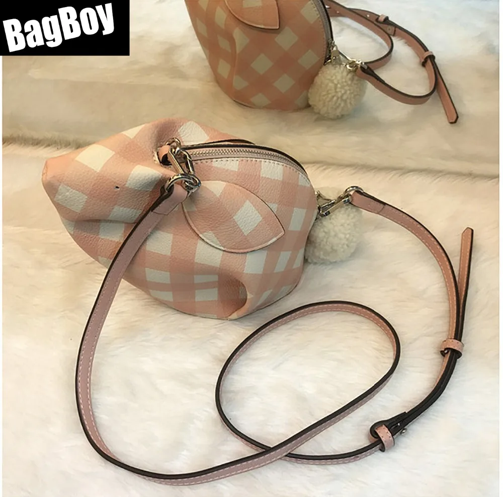 BagBoy Rabbit Genuine Leather Animal Handbag Mini Messenger Bag,Luxury Leisure Fashion Shoulder Bag,Square Color Crossbody Bag
BagBoy Rabbit Genuine Leather Animal Handbag Mini Messenger Bag,Luxury Leisure Fashion Shoulder Bag,Square Color Crossbody Bag