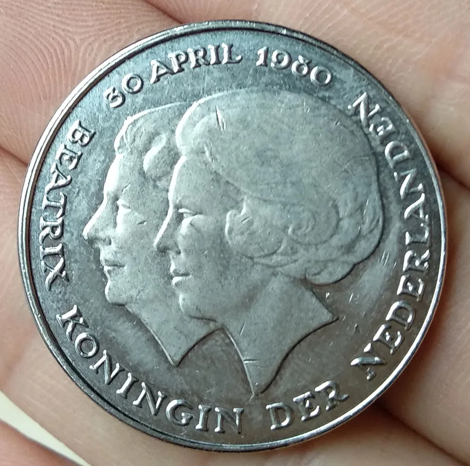 28mm Coronation 1980 Beatrix of the Netherlands 2.5 Gulden ,100% Real Genuine Comemorative Coin,Original Collection
28mm Coronation 1980 Beatrix of the Netherlands 2.5 Gulden ,100% Real Genuine Comemorative Coin,Original Collection