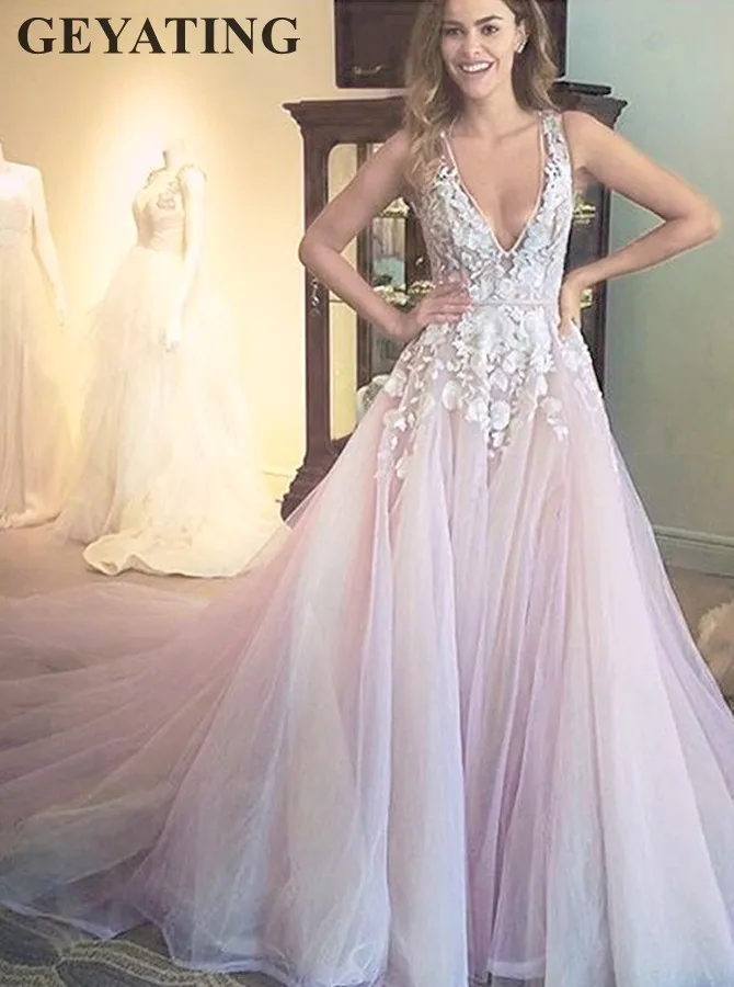 Sexy Deep V-Neck Open Back Wedding Dress 2019 Colorful Lilac Tulle Court Train Lace Appliques Light Purple Fairy Bridal Gowns
Sexy Deep V-Neck Open Back Wedding Dress 2019 Colorful Lilac Tulle Court Train Lace Appliques Light Purple Fairy Bridal Gowns