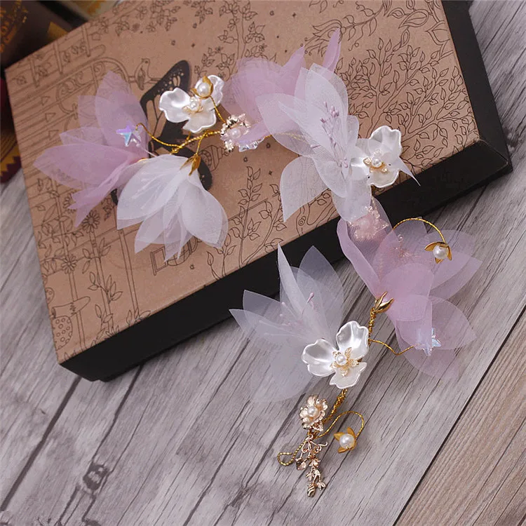 bride headdress silk yarn shell hair flower white wedding hair accessories handmade fresh flower tiara
bride headdress silk yarn shell hair flower white wedding hair accessories handmade fresh flower tiara
