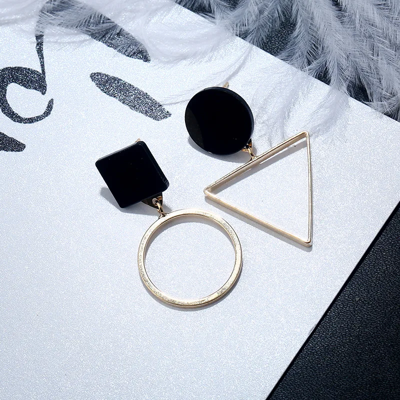 Vintage metal Round Hollow Earrings Geometric Double Layers Earrings 2018 Fashion stud Earrings Female Simple Style Jewelry
Vintage metal Round Hollow Earrings Geometric Double Layers Earrings 2018 Fashion stud Earrings Female Simple Style Jewelry
