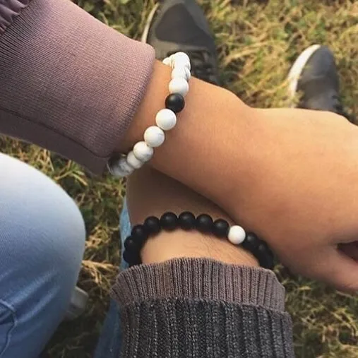 2Pcs/Set Couples Distance Bracelet Classic Natural Stone White and Black Bracelets & Bangles for Women Men Strand Lovers Gifts
2Pcs/Set Couples Distance Bracelet Classic Natural Stone White and Black Bracelets & Bangles for Women Men Strand Lovers Gifts