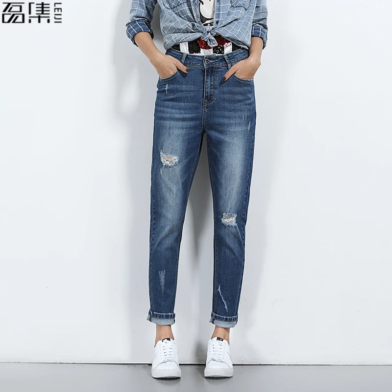 2017 Ripped Jeans Woman Hole Light Blue loose Plus Size Mid Waist Cotton Denim trousers for women 6XL
2017 Ripped Jeans Woman Hole Light Blue loose Plus Size Mid Waist Cotton Denim trousers for women 6XL