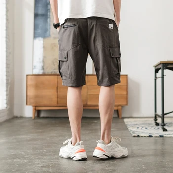 Men's leisure loose trousers in summer 
Men's leisure loose trousers in summer