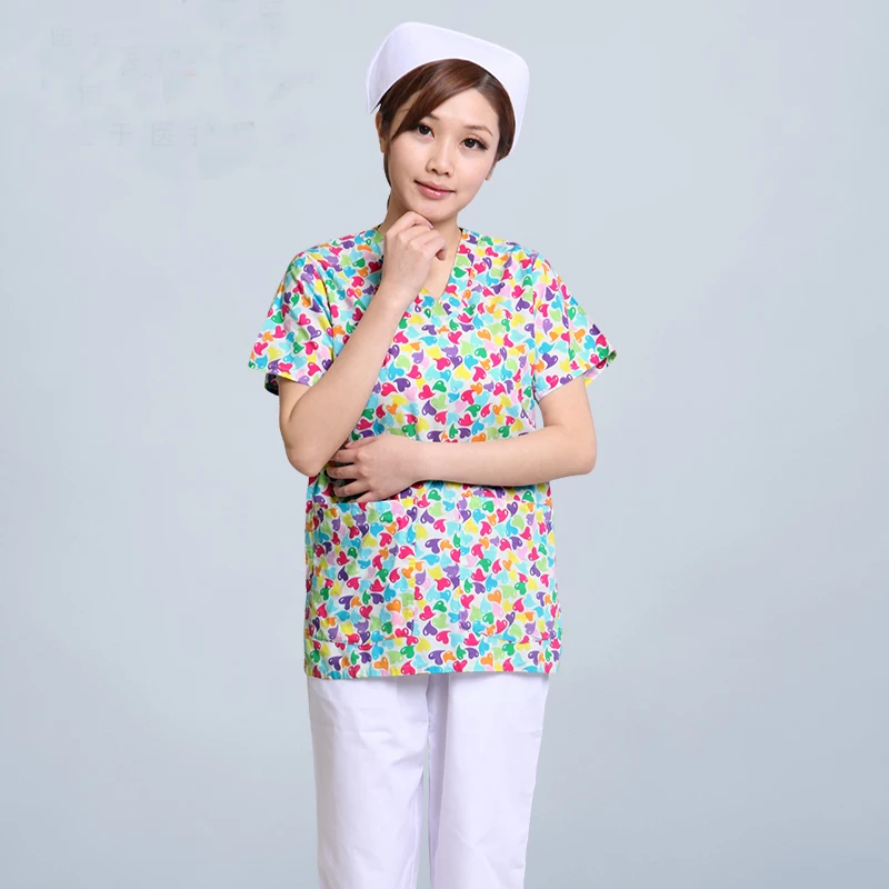 Print Design Lab Coat Gowns Medical Wear Women Scrub Sets Dental Clinic Workwear Clothes Beauty Salon Overalls Nurse Uniform
Print Design Lab Coat Gowns Medical Wear Women Scrub Sets Dental Clinic Workwear Clothes Beauty Salon Overalls Nurse Uniform