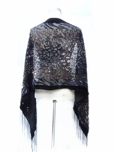 Fashion Women Leopard Print Scarf Female Silk Velvet Shawl Autumn Winter Poncho 2017 Gift For Lovers Free Shipping
Fashion Women Leopard Print Scarf Female Silk Velvet Shawl Autumn Winter Poncho 2017 Gift For Lovers Free Shipping