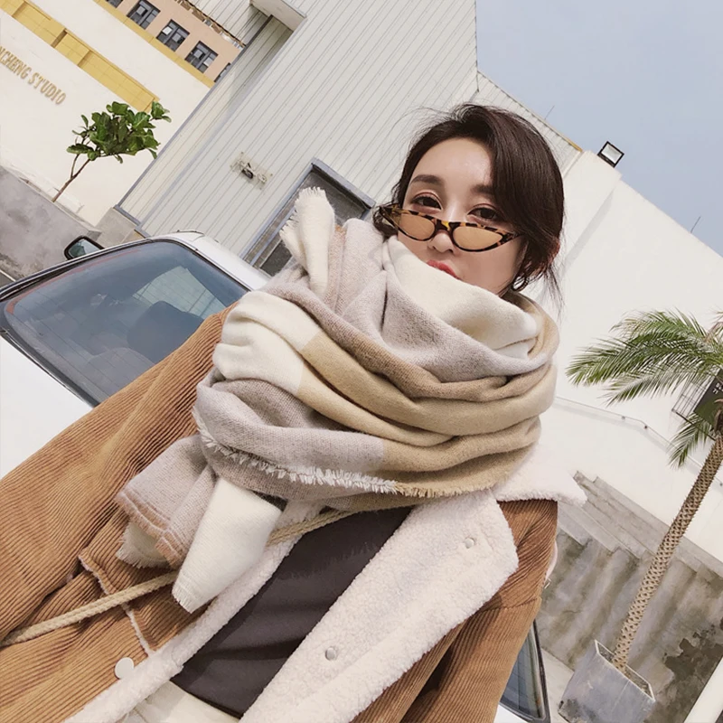 New fashion autumn winter women's fashion temperament wild plaid shawl warm thick high quality trend soft cute long big scarf
New fashion autumn winter women's fashion temperament wild plaid shawl warm thick high quality trend soft cute long big scarf