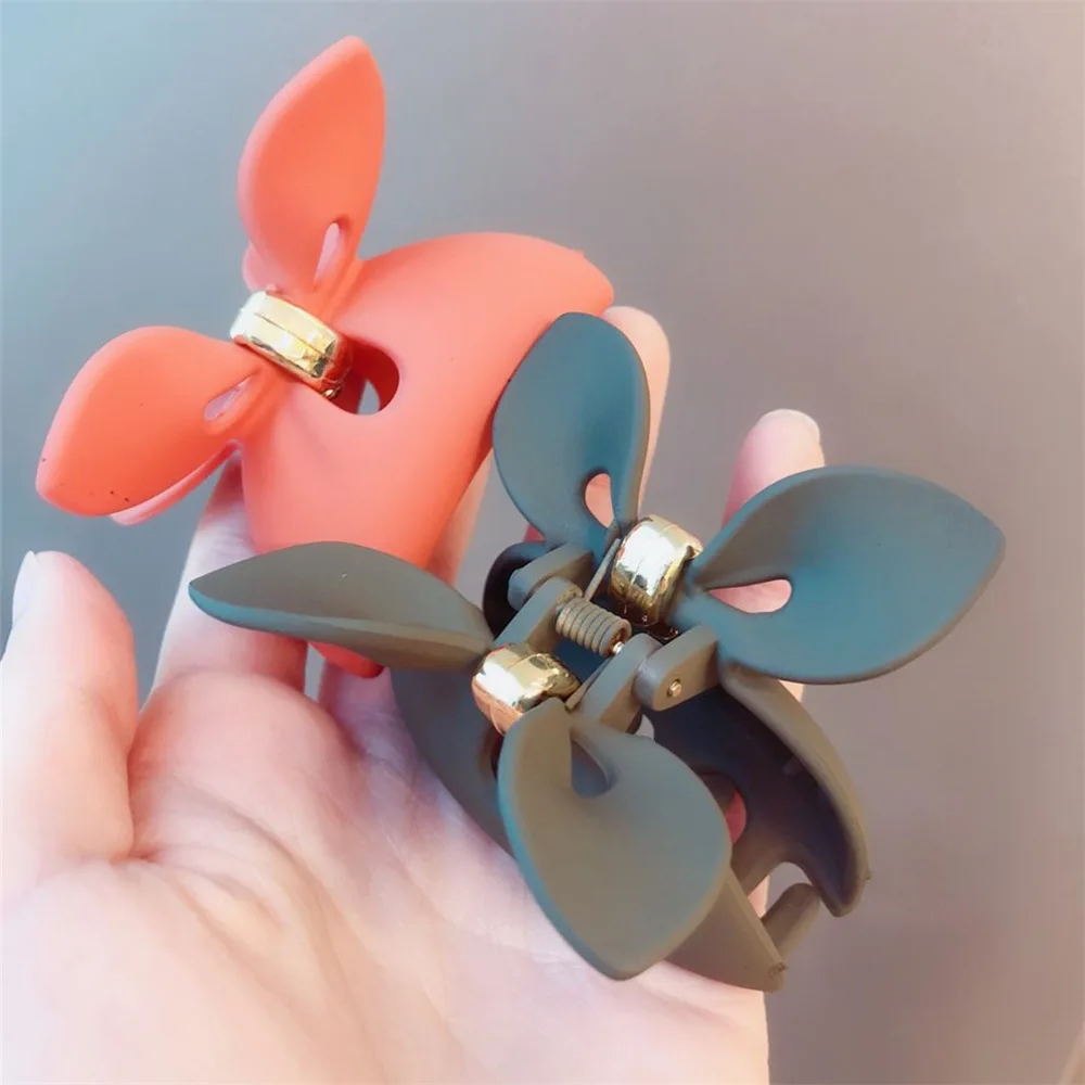 1PC Women Rabbit Ear Acrylic Hairpins Solid Resin Scrub Crab Hair Clips Claws Barrettes Makeup Washing Hair Styling Accessories
1PC Women Rabbit Ear Acrylic Hairpins Solid Resin Scrub Crab Hair Clips Claws Barrettes Makeup Washing Hair Styling Accessories