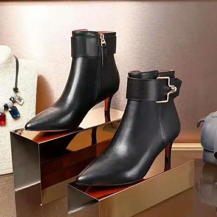 Dwayne genuine leather pointed toe women's boots elegant ladies party shoes thin high-heeled boots Buckle Ankle Boots for girls
Dwayne genuine leather pointed toe women's boots elegant ladies party shoes thin high-heeled boots Buckle Ankle Boots for girls