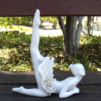 Elegant Porcelain Ballet Dancer Figurine Ceramic Girl Ballerina Miniature Doll Ornament Craft for Home Decoration Birthday Gift
Elegant Porcelain Ballet Dancer Figurine Ceramic Girl Ballerina Miniature Doll Ornament Craft for Home Decoration Birthday Gift