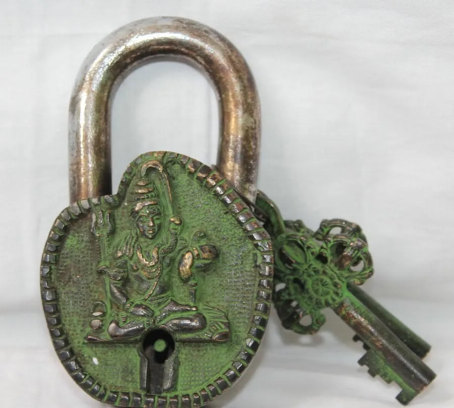 Rare China Bronze India Buddhism Seat Kwan-yin Goddess Statue Lock With Key free shipping
Rare China Bronze India Buddhism Seat Kwan-yin Goddess Statue Lock With Key free shipping