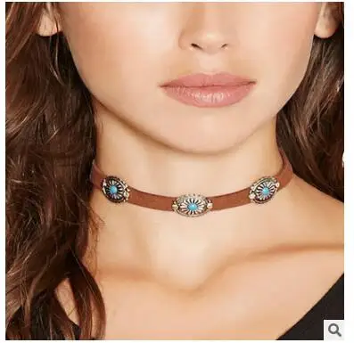 European And American Fashion Jewelry Bohemian Style Retro Simple Metal Flower Plate Blue Stone Choker Necklace
European And American Fashion Jewelry Bohemian Style Retro Simple Metal Flower Plate Blue Stone Choker Necklace
