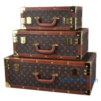 Coffee colored leather storage box and the wind travel suitcase presbyopic window display photography props box
Coffee colored leather storage box and the wind travel suitcase presbyopic window display photography props box