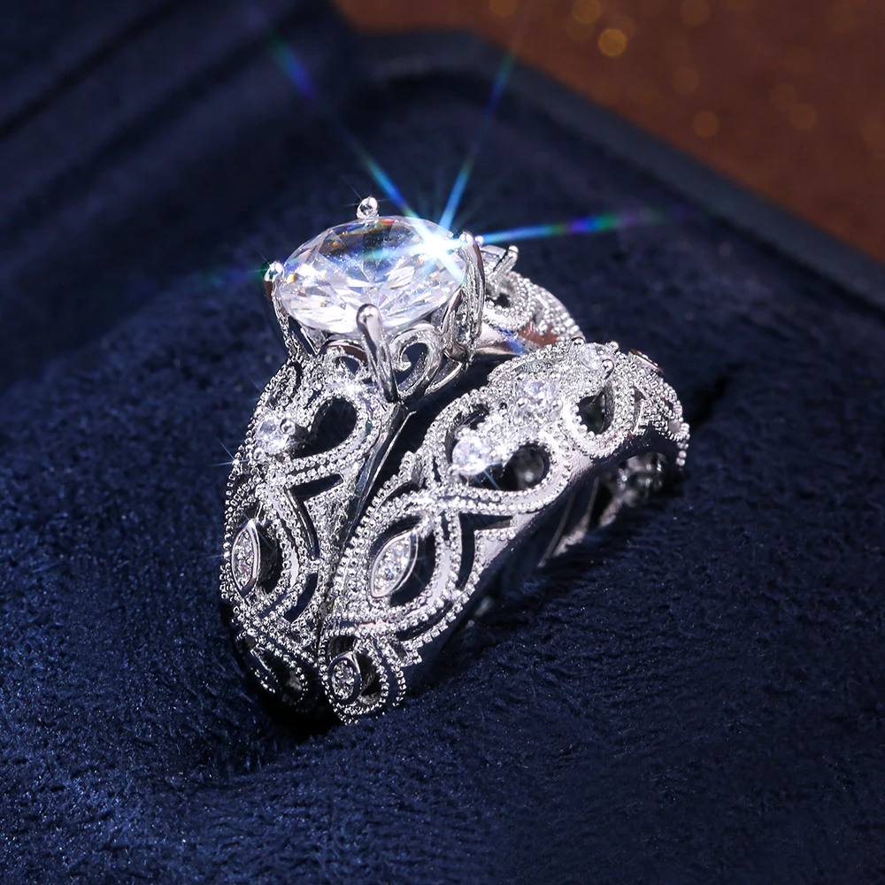 Huitan Fashion 2PC Bridal Ringe Sets For Women Luxury Ancient Pattern Design Band With Brillaint Cubic Zircon Stone Ethnic Ring
Huitan Fashion 2PC Bridal Ringe Sets For Women Luxury Ancient Pattern Design Band With Brillaint Cubic Zircon Stone Ethnic Ring