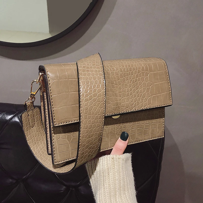 Women 2019 Crocodile Pattern Crossbody Bags Small Handbag small bag PU Leather Hand Bag mini Ladies Designer with wide strap two
Women 2019 Crocodile Pattern Crossbody Bags Small Handbag small bag PU Leather Hand Bag mini Ladies Designer with wide strap two