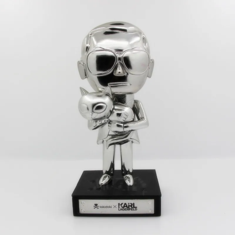 12 Inches OriginalFake KAWS Medicom Toy Tokidoki x Karl Super Strong Aura Figure Model PVC Action Figure Model Giocattolo G1334
12 Inches OriginalFake KAWS Medicom Toy Tokidoki x Karl Super Strong Aura Figure Model PVC Action Figure Model Giocattolo G1334