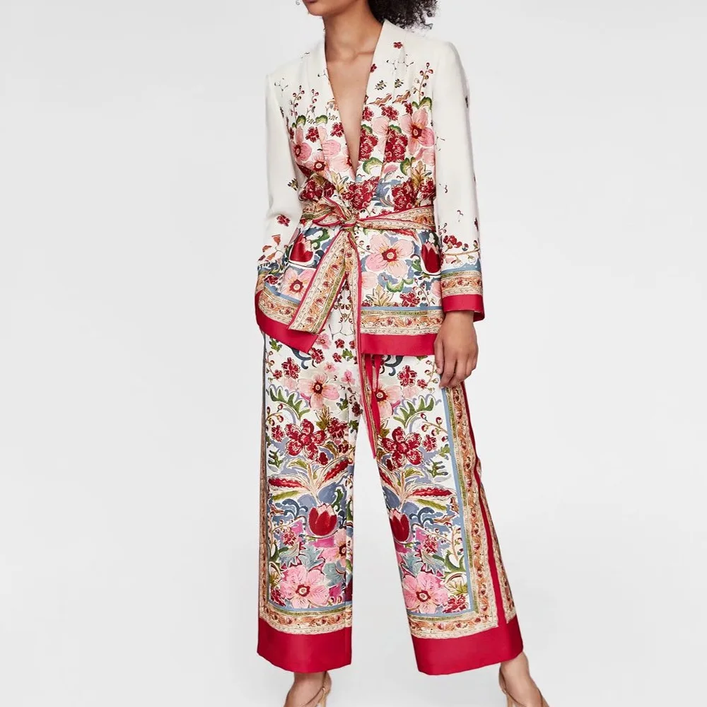 2019 Spring Fall Notched Collar Women Sets Floral Blazer Sashes Vintage Jacket Elastic Waist Wide Leg Pants Two Pieces
2019 Spring Fall Notched Collar Women Sets Floral Blazer Sashes Vintage Jacket Elastic Waist Wide Leg Pants Two Pieces
