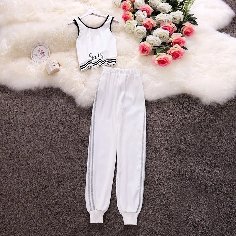 2019 movement round collar sleeveless vest of tall waist short nine points bloomers leisure suit
2019 movement round collar sleeveless vest of tall waist short nine points bloomers leisure suit
