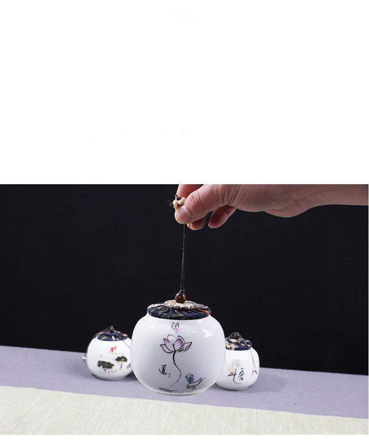 1PC Chinese Tea Caddy Pottery Canister Container for Puer Tea Tank Storage Jar Small Tea Storage Chests JM 006
1PC Chinese Tea Caddy Pottery Canister Container for Puer Tea Tank Storage Jar Small Tea Storage Chests JM 006
