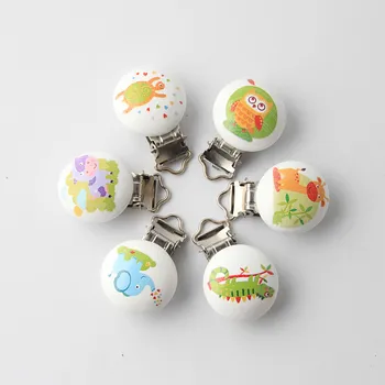 5Pcs/Set Safe Wooden Baby Pacifier Clips Fit Infant Teething Soother Clasps Metal Holders Baby Clips Product Accessories
5Pcs/Set Safe Wooden Baby Pacifier Clips Fit Infant Teething Soother Clasps Metal Holders Baby Clips Product Accessories