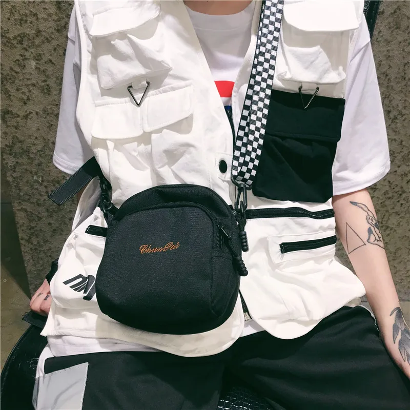 Fashion Unisex Shoulder Bag Couple Hip Hop Canvas Bag Hot Messenger Bag Casual Shoulder Crossbody Bag
Fashion Unisex Shoulder Bag Couple Hip Hop Canvas Bag Hot Messenger Bag Casual Shoulder Crossbody Bag