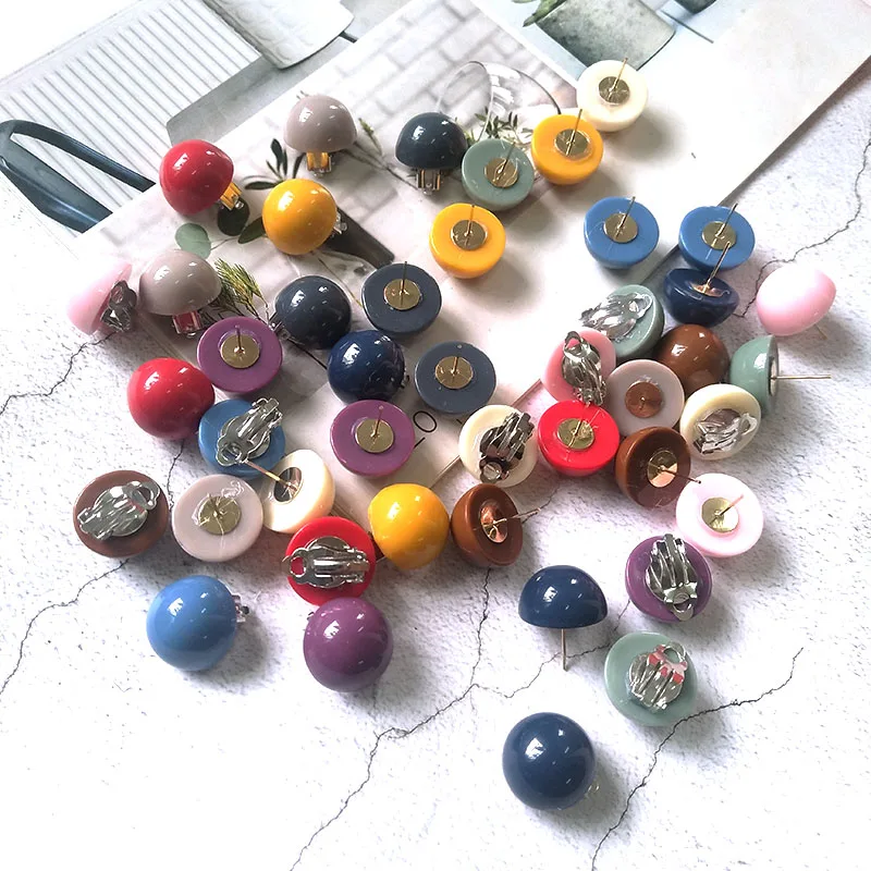 Japanese Morandi Macaron Color Solid Color Round Rolling Half Pills Joker Resin Stud Earrings
Japanese Morandi Macaron Color Solid Color Round Rolling Half Pills Joker Resin Stud Earrings