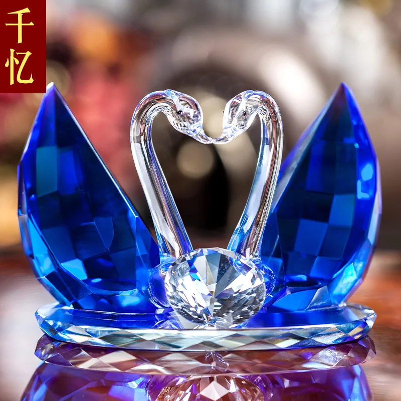 Swan crystal ornaments to send friends wedding gift premium bestie wedding gift creative personality engagement gift.
Swan crystal ornaments to send friends wedding gift premium bestie wedding gift creative personality engagement gift.
