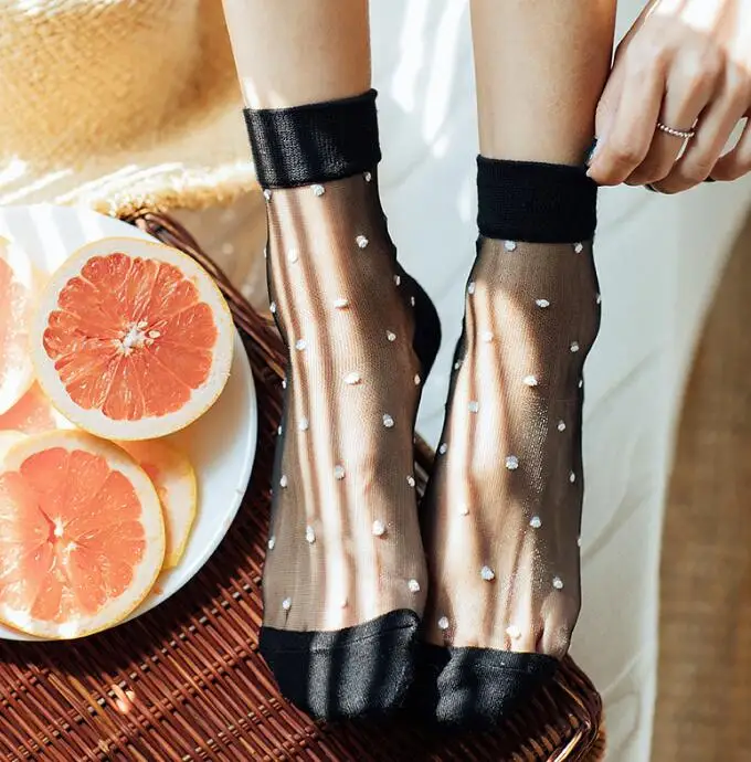 19 spring and summer new Japanese cotton transparent retro wave point color card silk female socks piled socks
19 spring and summer new Japanese cotton transparent retro wave point color card silk female socks piled socks