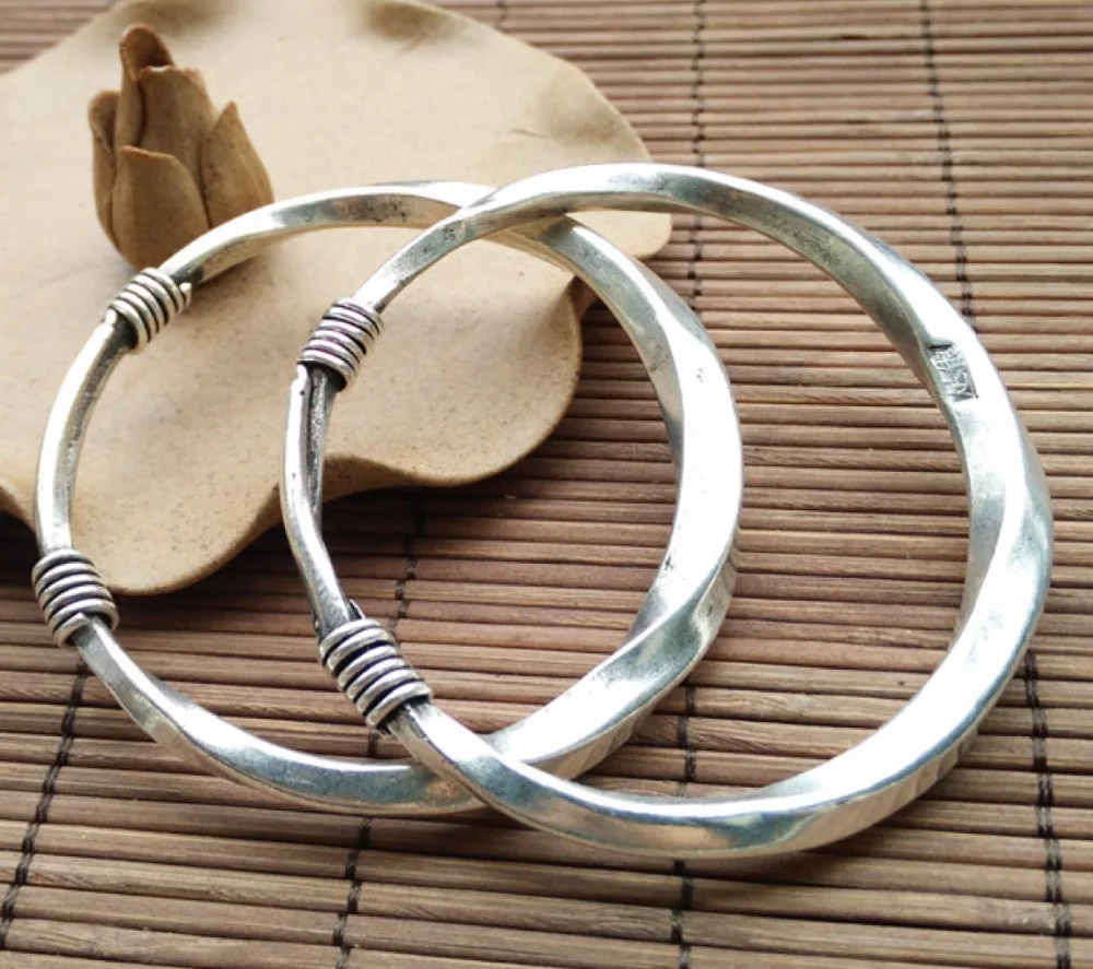 charming National characteristics 2pc (a pair) Handmade Miao Silver head Bracelet style FREE SHIPPING
charming National characteristics 2pc (a pair) Handmade Miao Silver head Bracelet style FREE SHIPPING