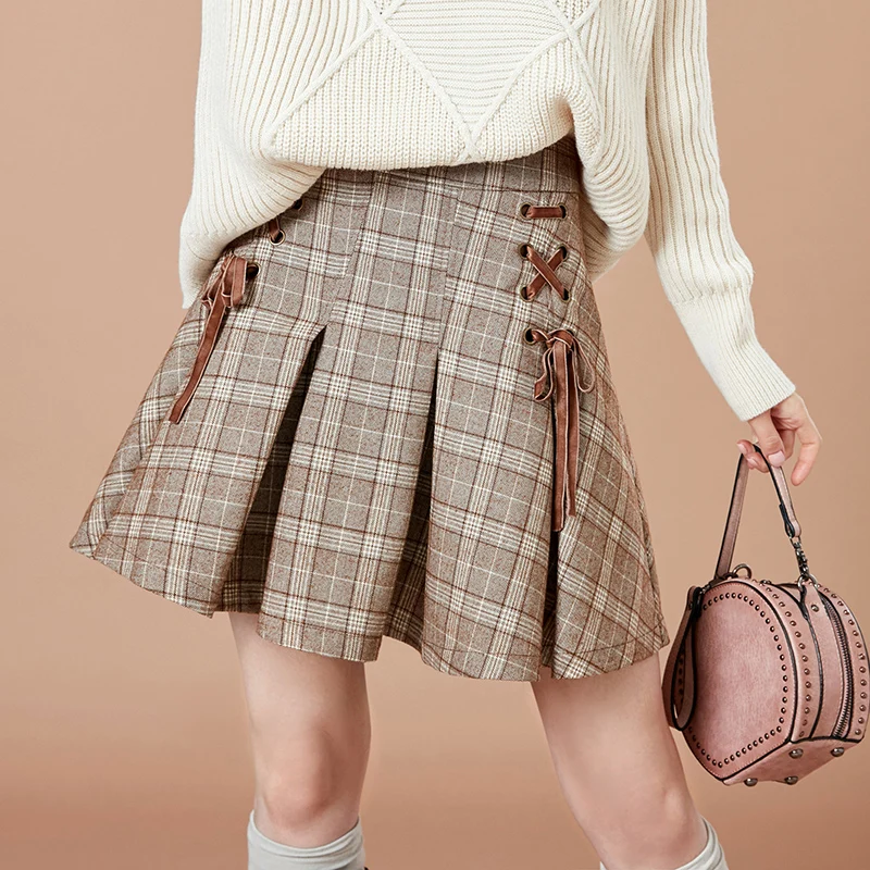 ARTKA 2018 New Preppy Style Autumn Skirts Women's Fashion Plaid Skirt Female Drawstring A-line Pleated Mini Skirt QA10882Q
ARTKA 2018 New Preppy Style Autumn Skirts Women's Fashion Plaid Skirt Female Drawstring A-line Pleated Mini Skirt QA10882Q