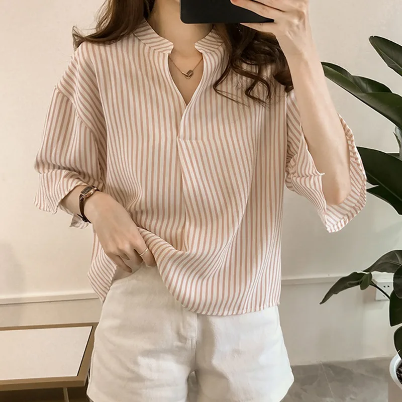 2019 Fashion Ladies Striped Tops Women Blouse Loose Casual Shirts V-Neck Slim Tops
2019 Fashion Ladies Striped Tops Women Blouse Loose Casual Shirts V-Neck Slim Tops