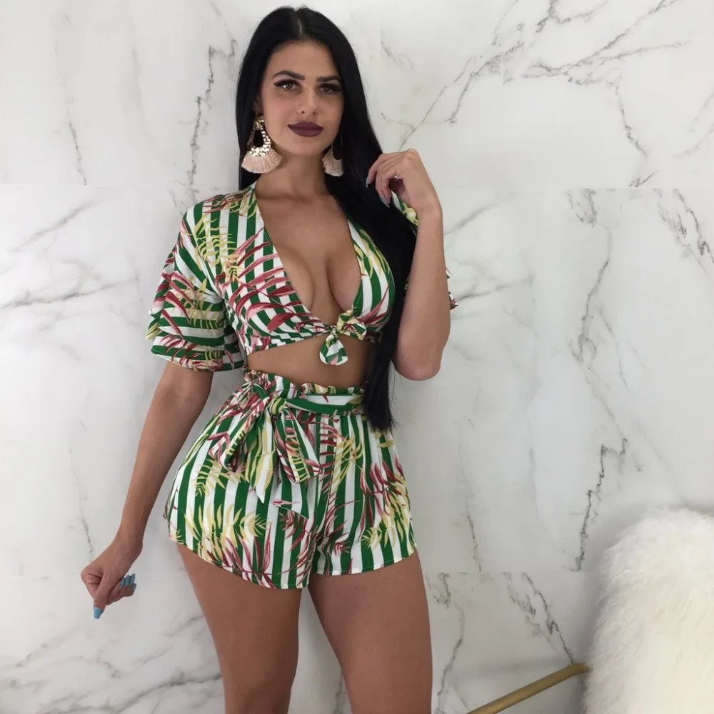 European and American big size spring and summer leisure sports shorts two-piece set female H9417
European and American big size spring and summer leisure sports shorts two-piece set female H9417