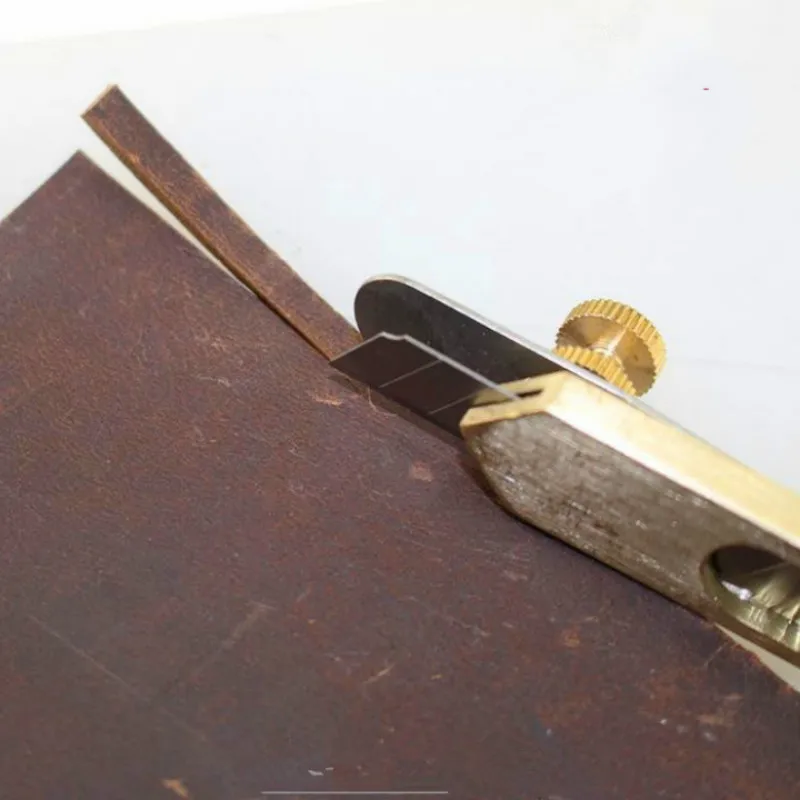 Copper Trimming Knife with Blade Leather Tools Herramientas Para Cuero Diy Leather Craft Tools Incision Cutter Knife
Copper Trimming Knife with Blade Leather Tools Herramientas Para Cuero Diy Leather Craft Tools Incision Cutter Knife